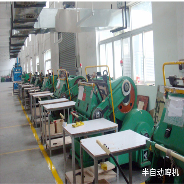 半自(zì)動啤機(jī)